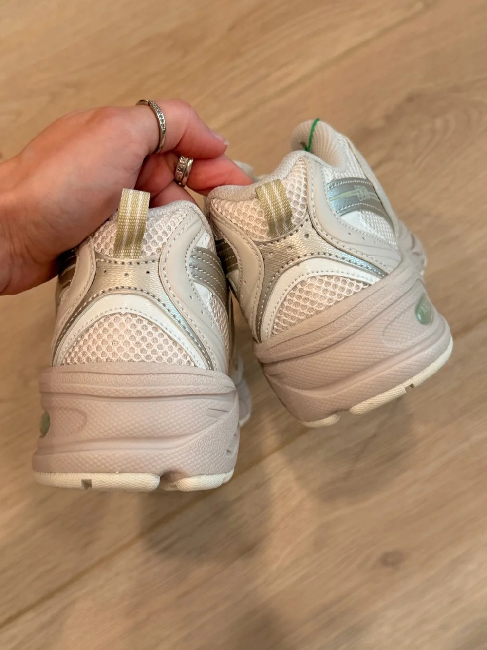 NEW New Balance 530 Moonbeam / Sea Salt Sneakers